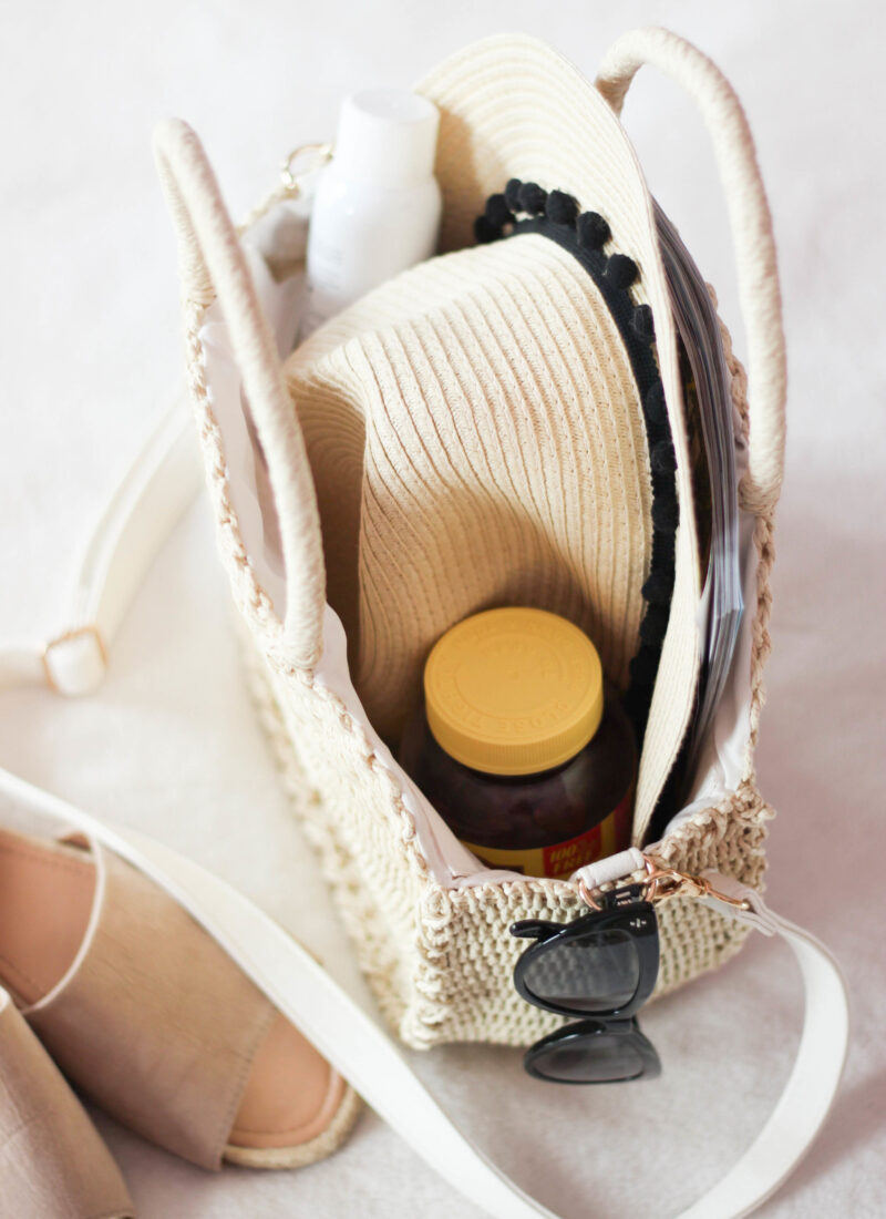 10-essentials-you-need-in-your-beach-bag
