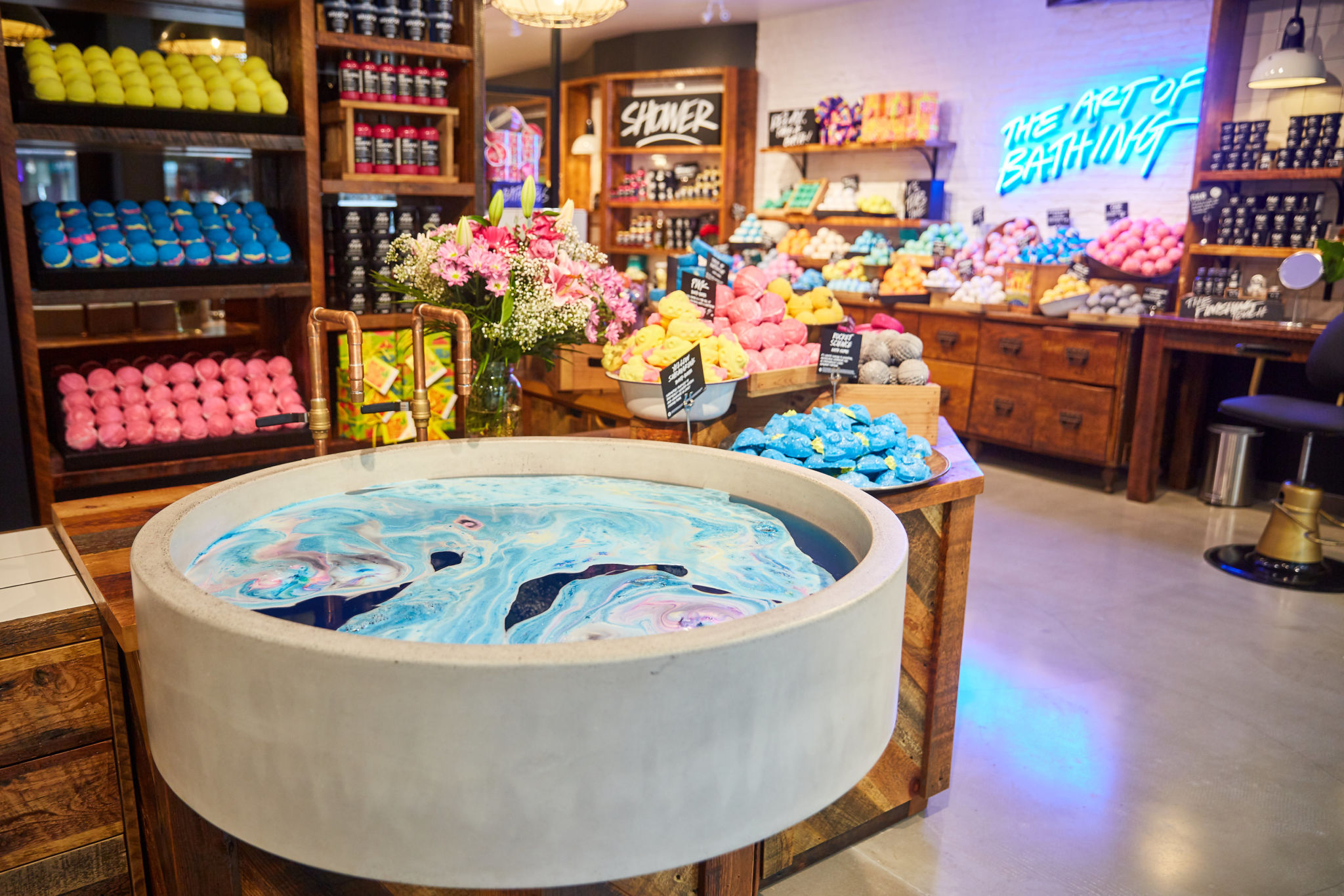 lush-robson-vancouver-store-reopens