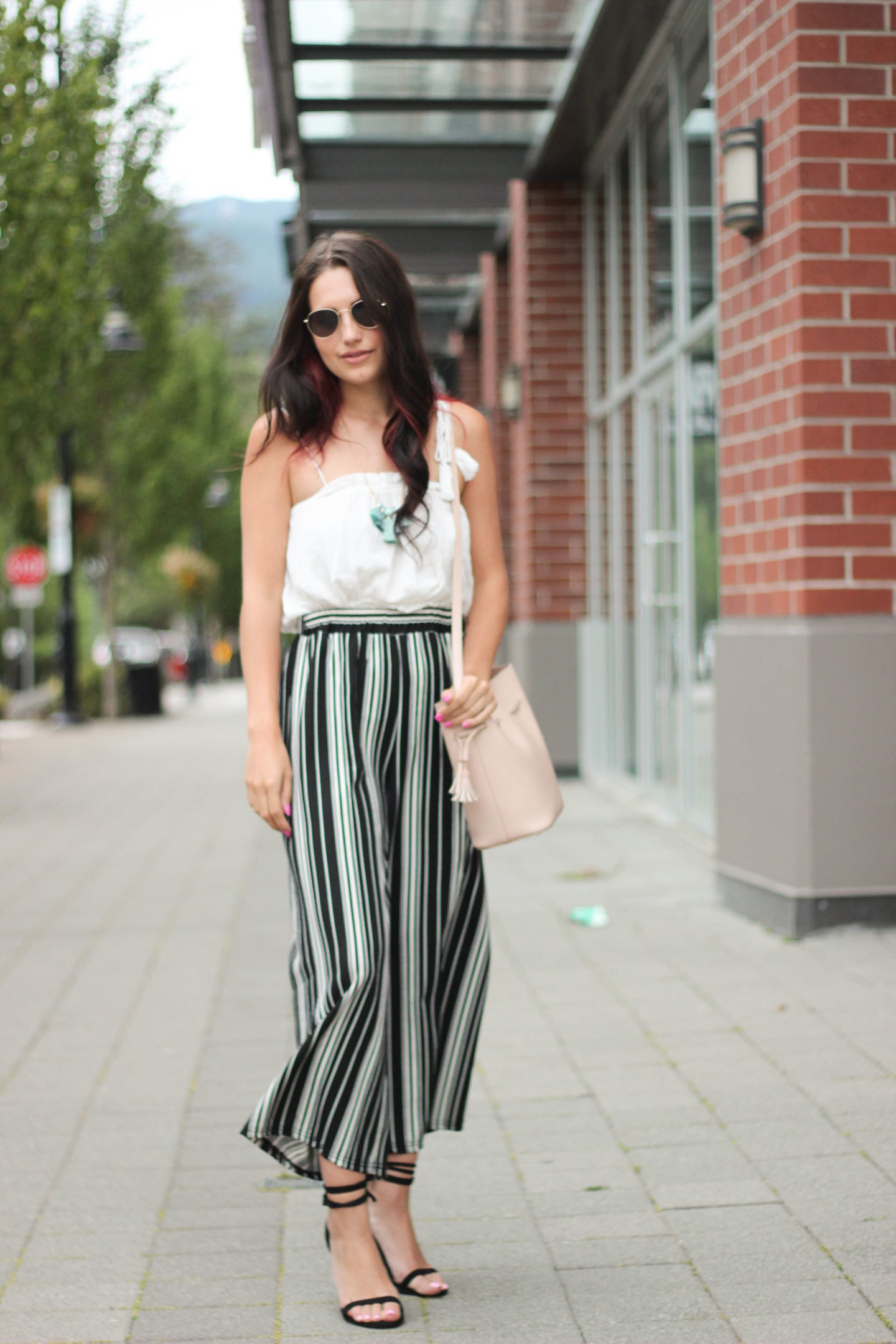 how-to-wear-wide-leg-pants-if-you-re-short-krystin-tysire